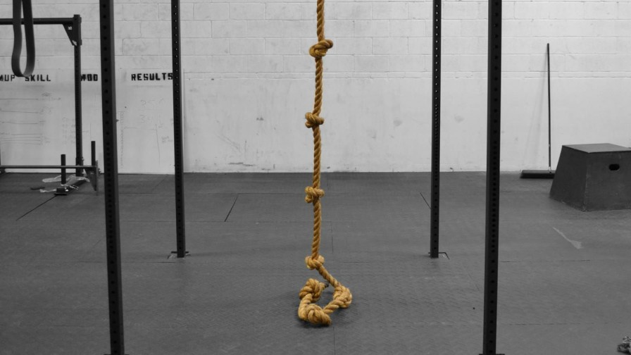 Bodyweight & Gymnastics * | Rogue Fitness Knotted Climbing Rope